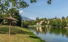 Camping Les Rives Du Lac De Vinca